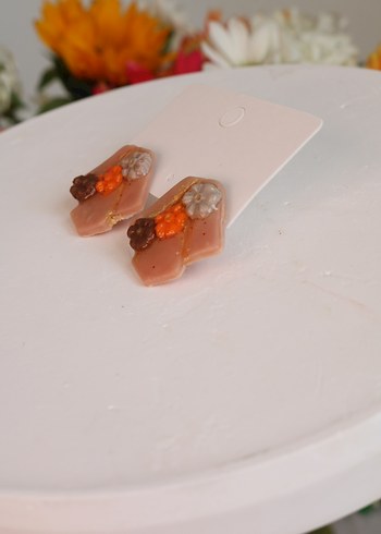 Mini Bej Boncuklu Çiçek Küpeler - Görsel 8