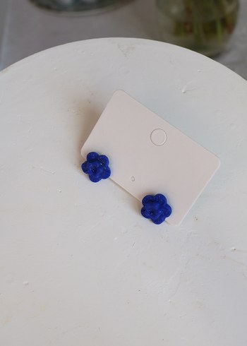 Mavi Boncuklu Mini Çiçek Küpeler - Görsel 5