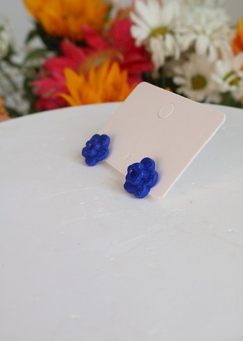Mavi Boncuklu Mini Çiçek Küpeler - Görsel 3