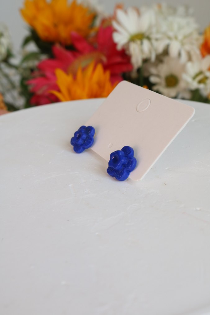 Mavi Boncuklu Mini Çiçek Küpeler - Görsel 3