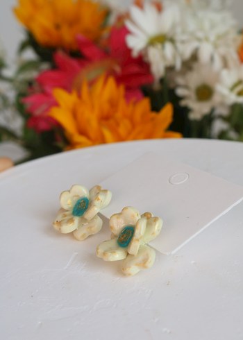 Renkli Boncuklu Çiçek Desenli Mini Küpe - Görsel 5