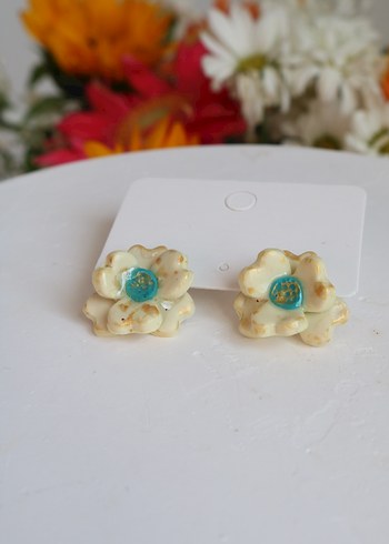 Renkli Boncuklu Çiçek Desenli Mini Küpe - Görsel 7