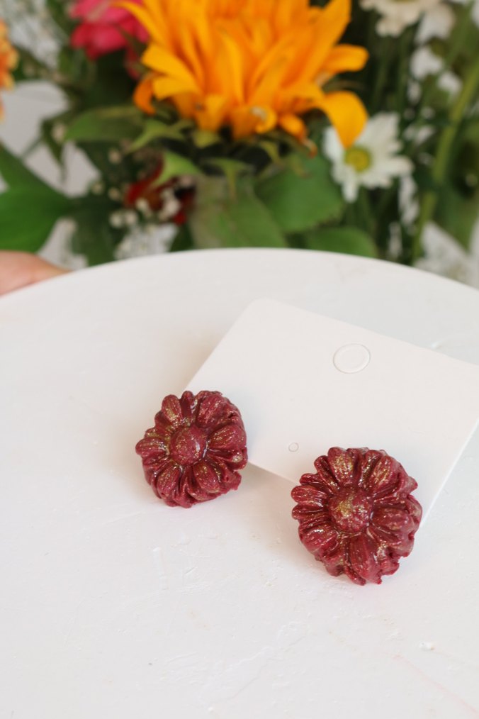 Kırmızı Boncuklu Mini Çiçek Küpeler - Görsel 2