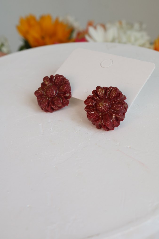 Kırmızı Boncuklu Mini Çiçek Küpeler - Görsel 4