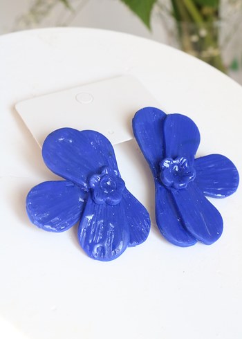 Mavi Mini Çiçek Figürlü Küpe - Görsel 4