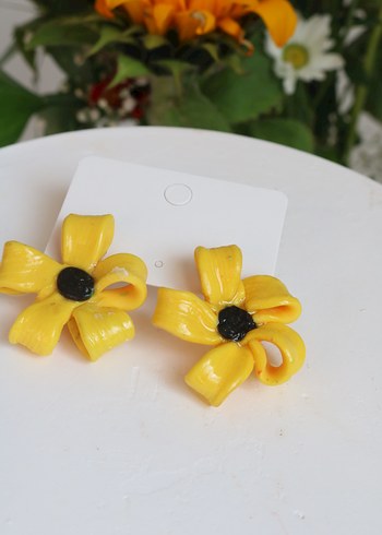 Sarı Mini Çiçekli Fiyonk Küpeler - Görsel 6