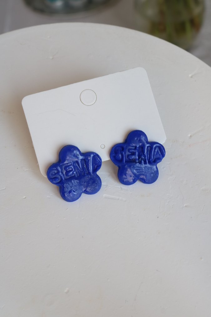 Mavi Mini Düğmeli Çiçek Küpeler - Görsel 2