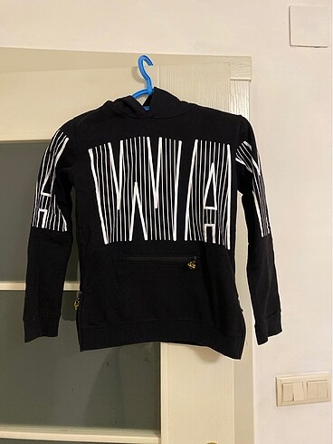 Kapişonlu sweatshirt