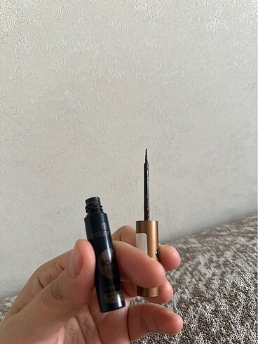 Essence Essence kahve rengi eyeliner waterprof
