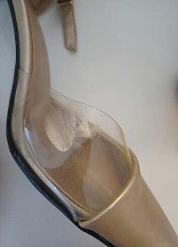 40 Beden Gold stileto