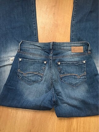 27 Beden mavi Renk Mavi Geniş paça jean