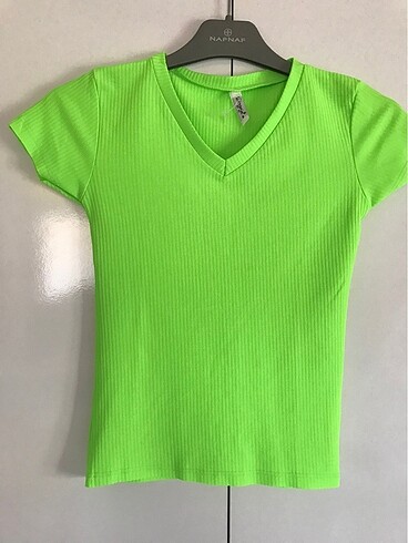 Neon yeşil V yaka basic body