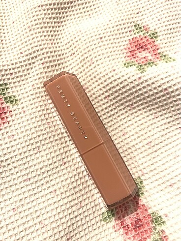 Fenty Beauty Fenty Beauty Gloss Bomb 01 Blaz'd Donut
