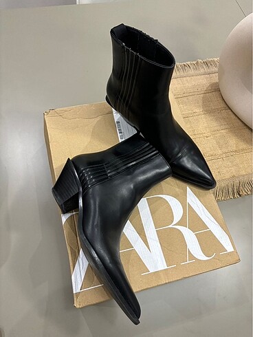 Zara ZARA SİVRİ BURUN BOT