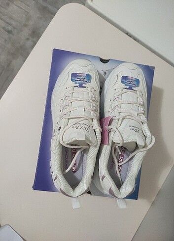 39 Beden beyaz Renk Skechers D'Lites spor ayakkabı