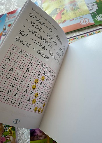  Çocuklar için Renkli Kitap Seti