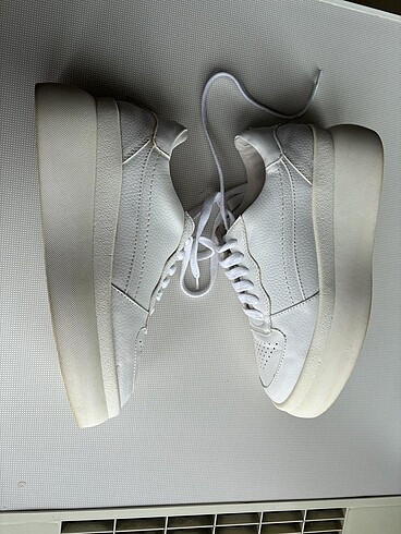 37 Beden beyaz Renk Bershka sneaker