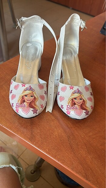 Barbie topuklu ayakkabı