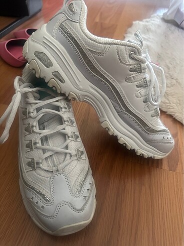 Skechers beyaz spor ayakkabı