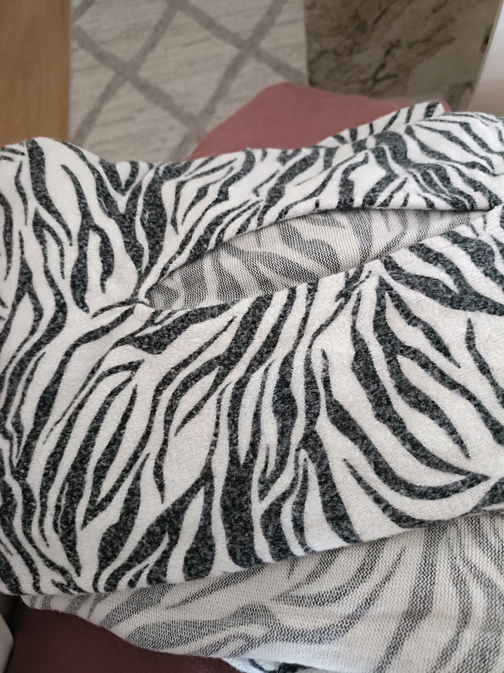 Gri Zebra Desenli Uzun Kollu Uzun Elbise - Görsel 4