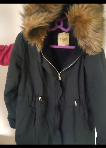 Siyah Kapüşonlu Kürklü Kadın Kışlık Mont - Görsel 3