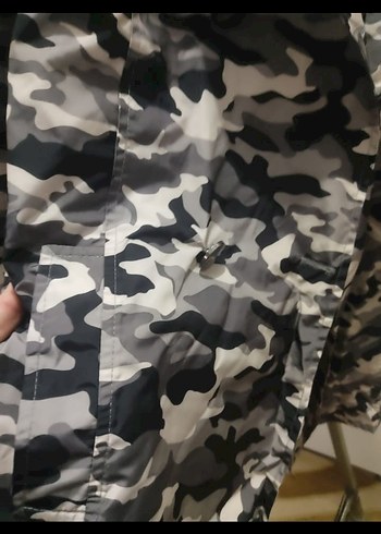 Kürk Detaylı Gri Kamuflaj Mini Kışlık Kadın Mont - Görsel 4