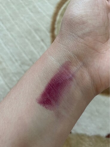Beden mor Renk Farmasi lipgloss