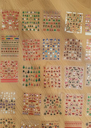  Beden Noel temalı Tırnak Süslemeleri