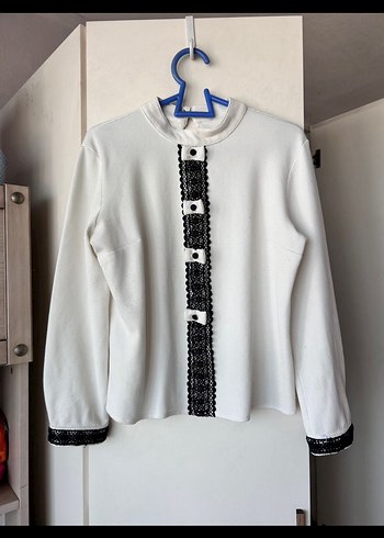 Düğmeli Beyaz Kadın Triko Bluz - Görsel 2