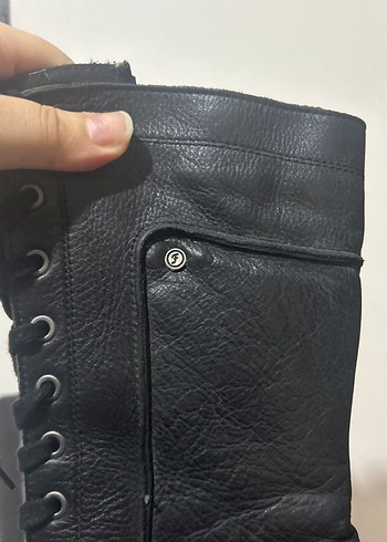 Siyah Deri Punk Tarzı Kadın Bot - Görsel 2