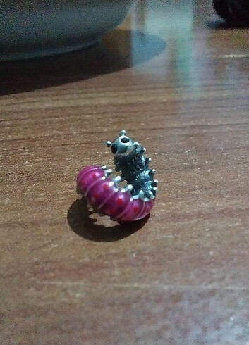 Pembe Tırtıl Charm