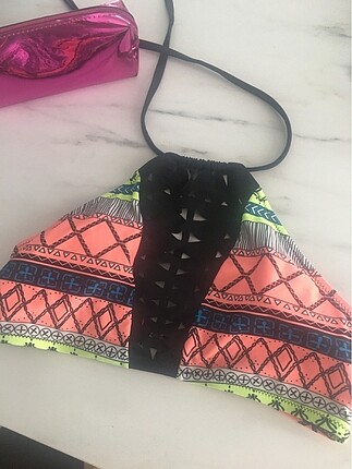 Bikini üstü