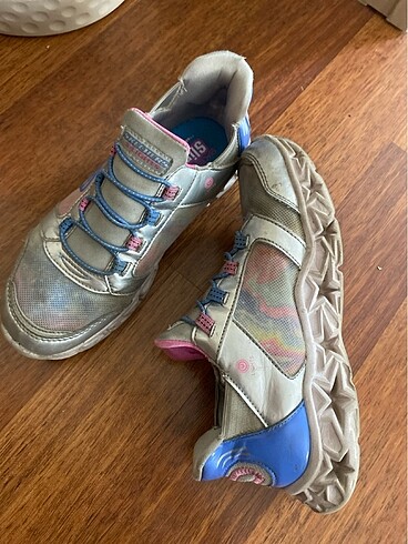 36 Beden Skechers kız çocuğu ayakkabı