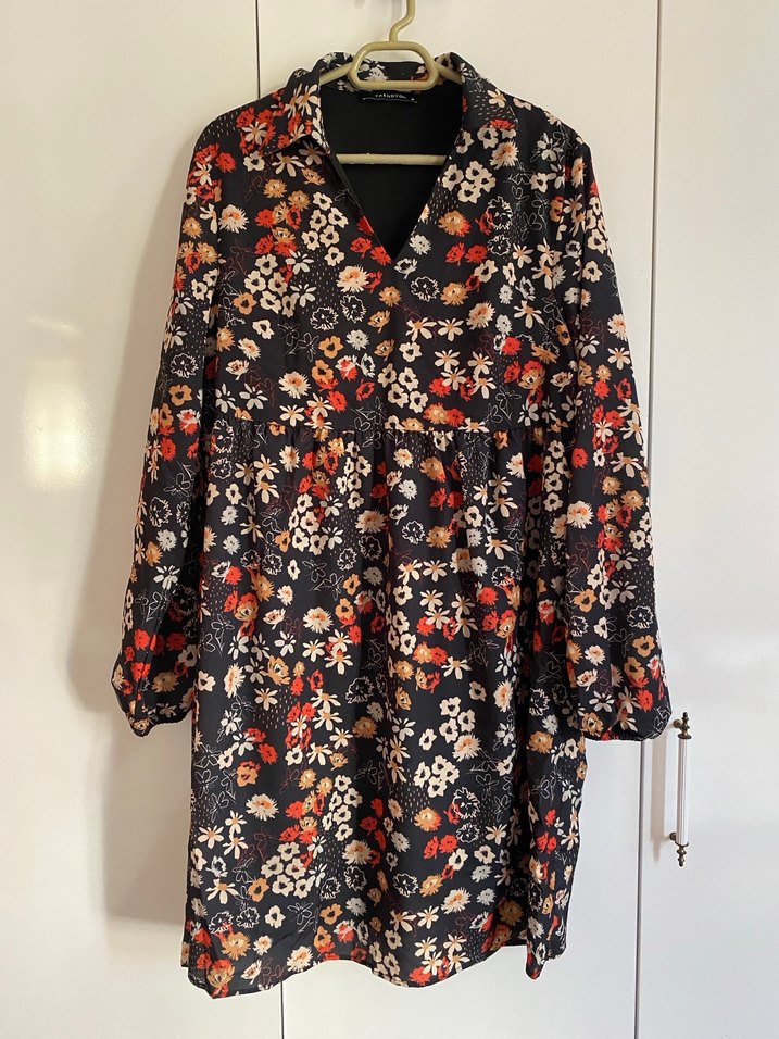 Çiçekli Kadın Elbise - Görsel 3