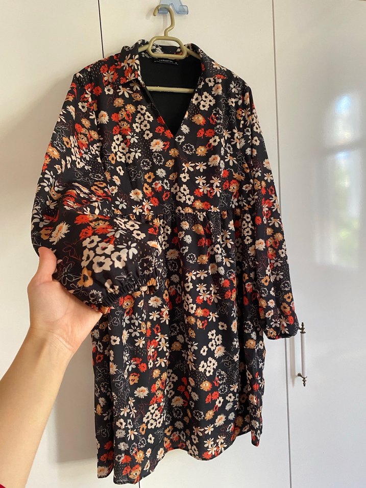 Çiçekli Kadın Elbise - Görsel 4