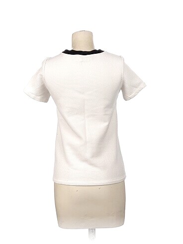 34 Beden Koton T-shirt %70 İndirimli.