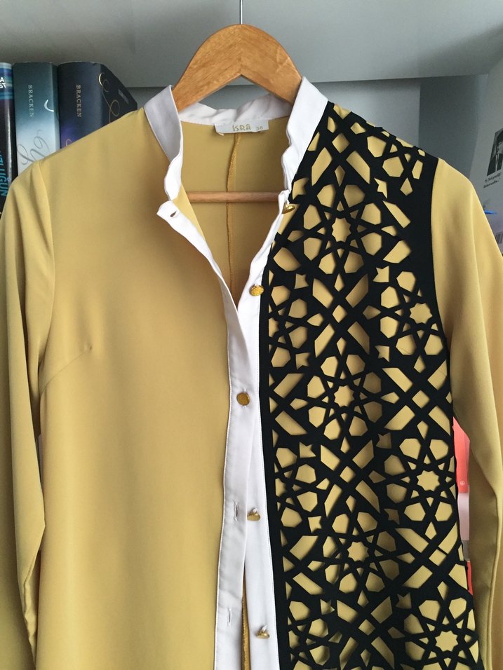 Uzun Kollu Sarı Desenli Kadın Tunik - Görsel 3