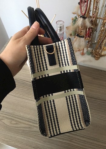 GUESS Desenli Kadın Çanta - Görsel 2