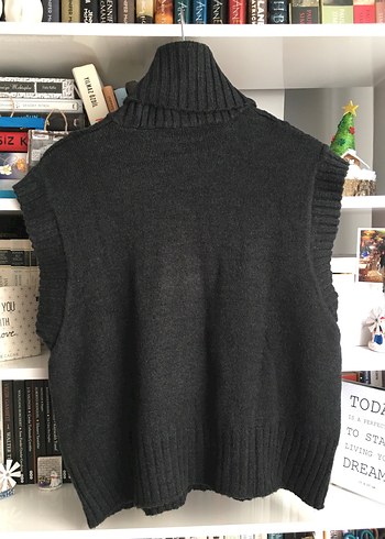 Gri Yünlü Boğazlı Kolsuz Kadın Kazak - Görsel 4