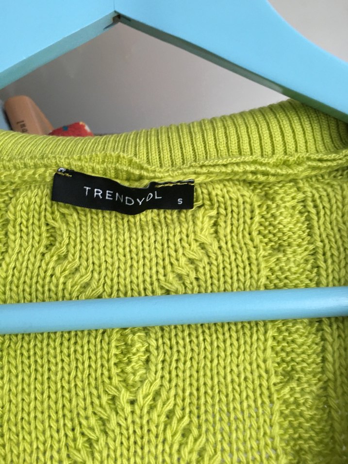 Yünlü Kolsuz Yüksek Yaka Kadın Kazak - Görsel 2