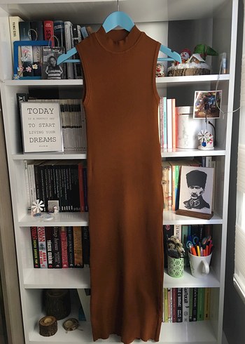 Kahverengi  Yüksek Yakalı Midi Elbise - Görsel 2