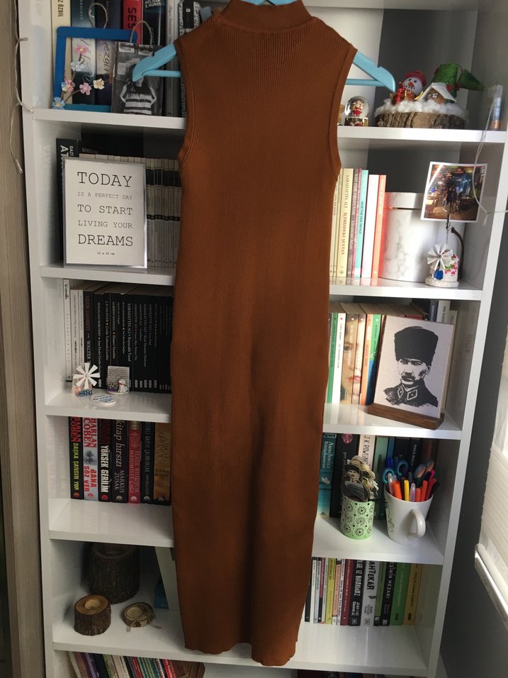 Kahverengi  Yüksek Yakalı Midi Elbise - Görsel 4