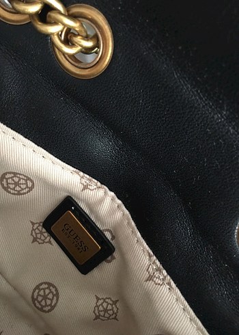 Guess Kadın Siyah İşlemeli Tokalı Çanta - Görsel 6