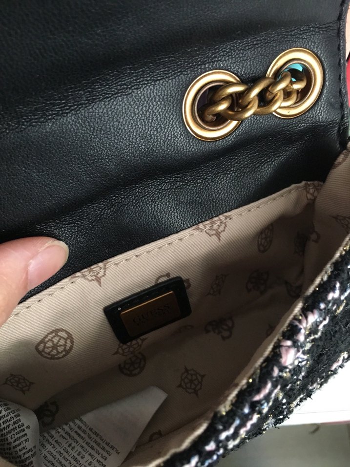 Guess Kadın Siyah İşlemeli Tokalı Çanta - Görsel 5