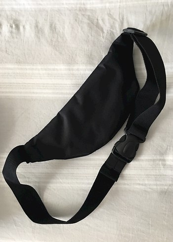 Siyah Fermuarlı Kadın Bel Çantası - Görsel 2