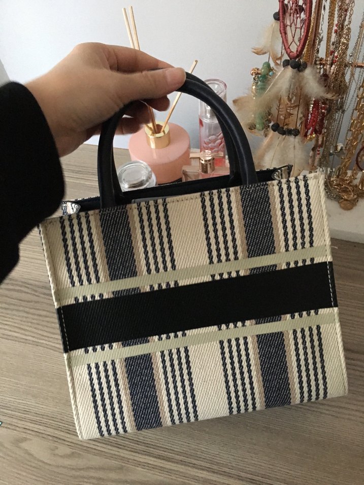 GUESS Çizgili Kadın Çanta - Görsel 3