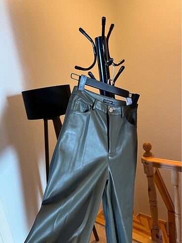 Stradivarius haki deri pantolon