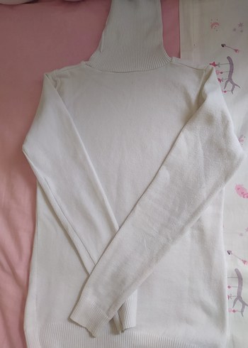 Siyah V Yaka Salaş Süveter ve beyaz boğazlı badi - Görsel 3