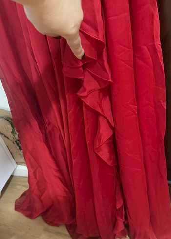 Klasik Şıklık Kırmızı Uzun Abiye Elbise - Görsel 5