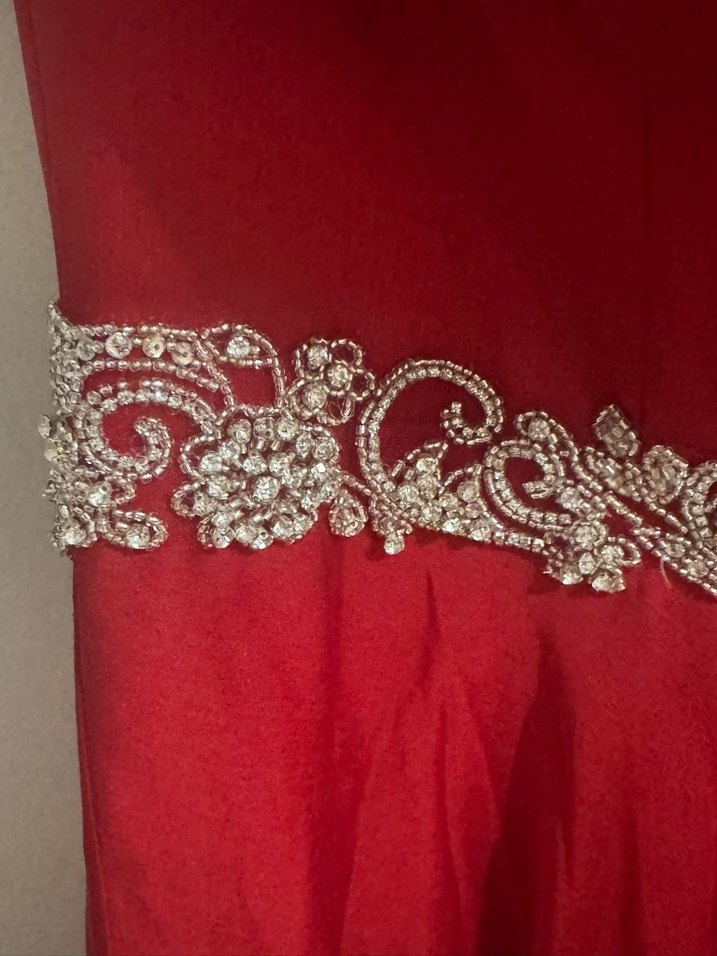 Klasik Şıklık Kırmızı Uzun Abiye Elbise - Görsel 2